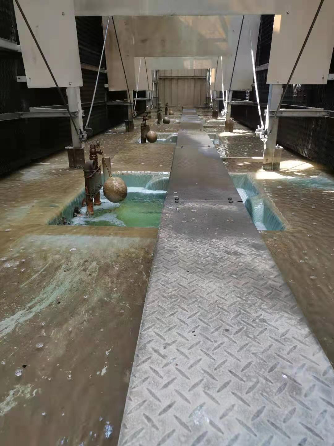 空调循环冷却水塔里面的淤泥哪里来的？清洗冷却循环水塔-微生物及粘泥的危害